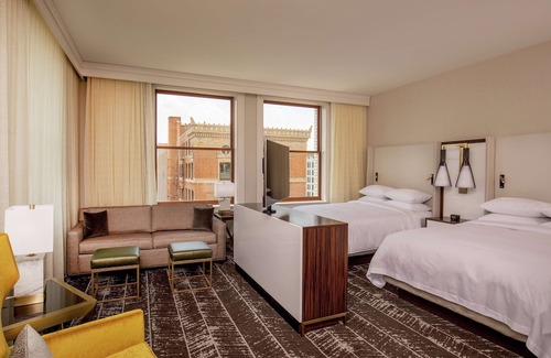 Downtown Hotel | DoubleTree by Hilton Youngstown Downtown