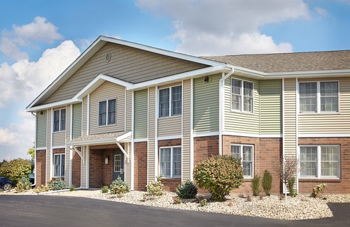 Quad Cities Hotel | Best Western Plus Steeplegate Inn