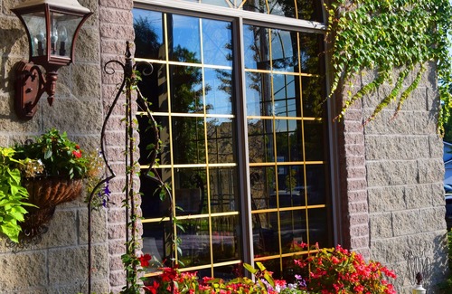 Orillia Hotel | Stone Gate Inn