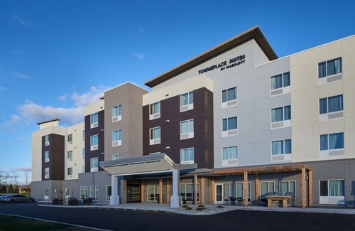 Forest Hills Hotel | TownePlace Suites by Marriott Grand Rapids Airport