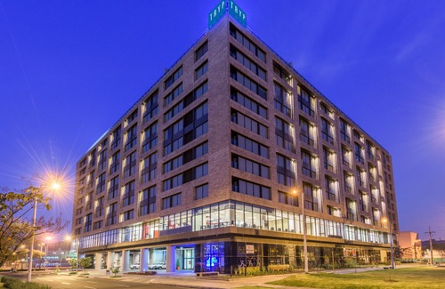 Bogota Hotel | Tryp by Wyndham Bogota Embajada