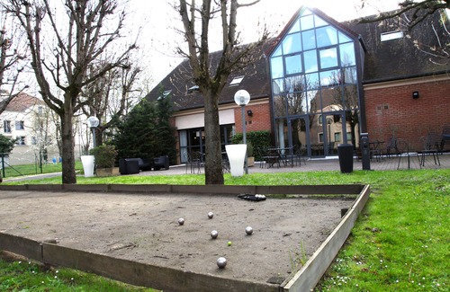 Maisons-Laffitte Hotel | Ibis Maisons Laffitte