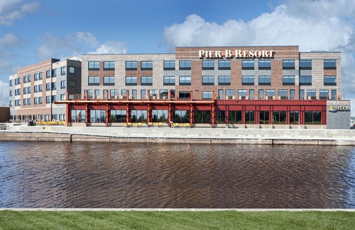 Downtown - Waterfront Hotel | Pier B Resort