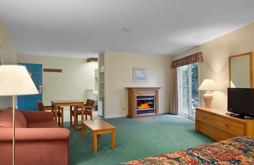 Bracebridge Hotel | Travelodge by Wyndham Bracebridge