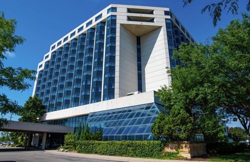 South Loop Hotel | Hilton Minneapolis-St. Paul Airport