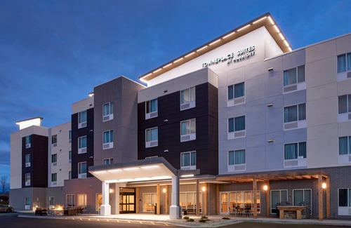 Forest Hills Hotel | TownePlace Suites by Marriott Grand Rapids Airport