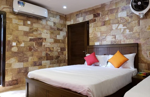 Gulshan-E-Jamal Hotel | Shayan Inn Guest House