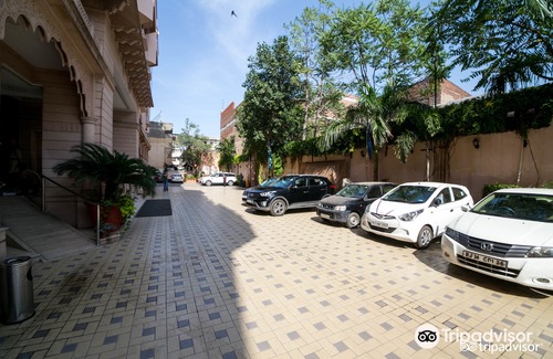 Panch Batti Hotel | Golden Tulip Jaipur