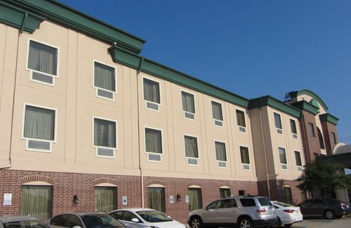 Aldine Hotel | Wingate by Wyndham Houston Bush InterContinental Airport IAH