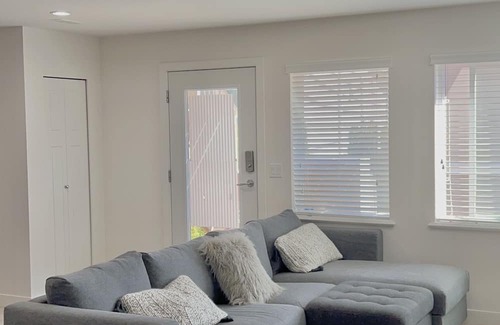 Port Coquitlam House | Newly Renovated Private Entrance Guest Suite - 2 bedroom