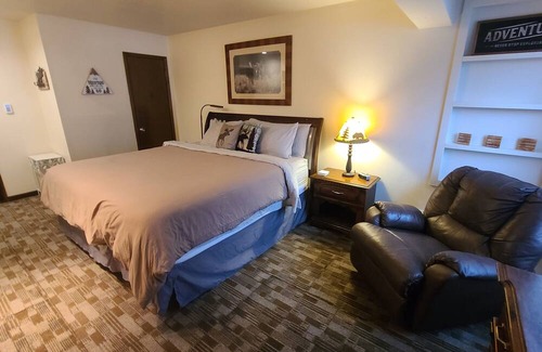 Saint Mary's Condo | MooseHaven Condo @ St. Mary's Glacier