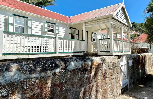 Windward Side House | Beautiful Traditional Saba Cottage With all the Modern Amenities