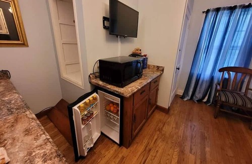 Inman House | Serendipity Guest Cottage