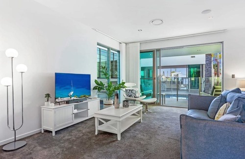 Pelican Waters Villa | Pelican Waters Resort Home|Long Stays|Waterfront