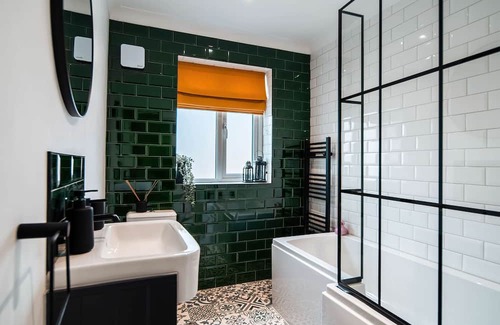 Chatham House | Luxury Renovated Bungalow with Hot Tub