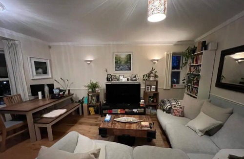 Rotherhithe Apartment | Calming 1BD Oasis by River Thames - Rotherhithe