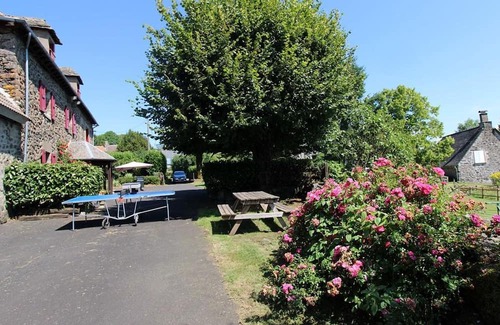 Saint-Bonnet-de-Salers Cottage | Gite Saint-Bonnet-de-Salers, 4 bedrooms, 8 persons