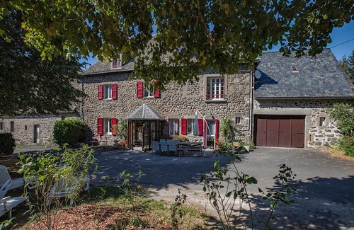 Saint-Bonnet-de-Salers Cottage | Gite Saint-Bonnet-de-Salers, 4 bedrooms, 8 persons