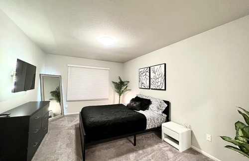 Forest Grove House | WFH Zen Den Near McMenamins