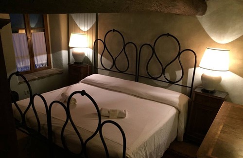 Mercatale di Cortona Villa | A Restored Tuscan Hamlet at Borgo di Vagli in the Hills near Cortona