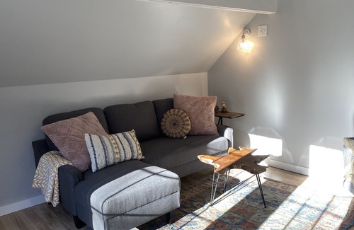 Wallingford Apartment | Private & Modern Apartment near ski resorts