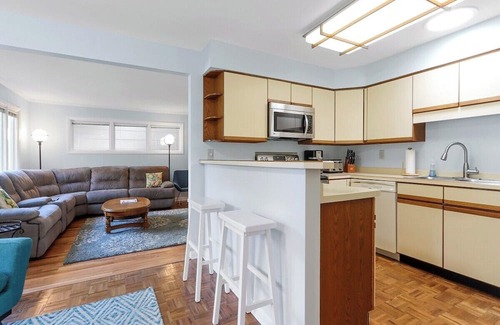 Fontana House | Geneva Shores- Monthly Rental w/ Lake Access!