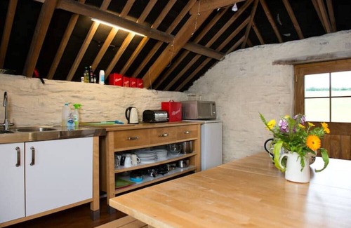 Lanteglos Cabin | Stunning Yurt 'Pencarrow' with hot tub close to hidden coves