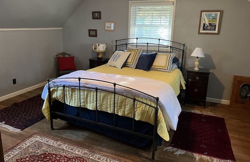 Dunkirk House | Lovely 3 BR Cape Cod House Near Beach