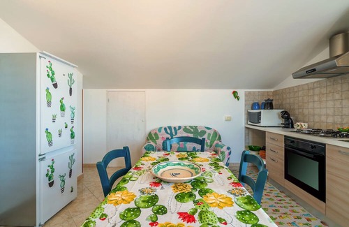 Tiche Apartment | Apartment 'Appartamento A Ficu Pala Siracusa' with Sea View, Wi-Fi and Air Conditioning