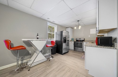 Douglasville House | Beautiful downstairs unit near six flags