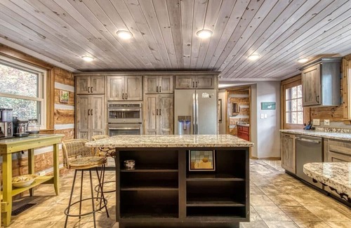 Chalet Village Cabin | The Whittier Cabin 4 Bed Cabin Amazing Views