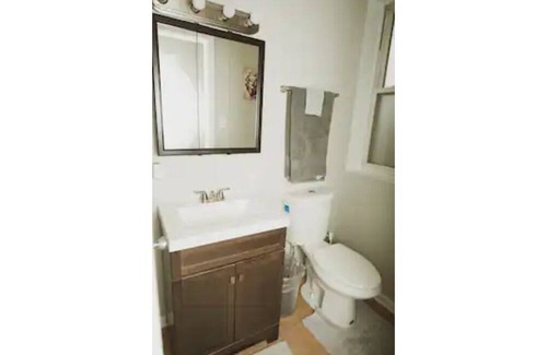 Bronzeville House | 7 STAR THE MALIA OASIS #2 3BR/1.5ba + Office Space