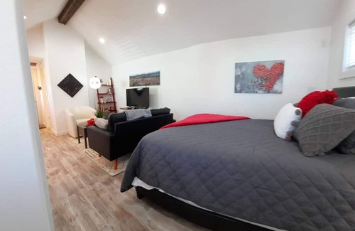 Grayland Cottage | "Cranberry Cottage" Studio by the Beach