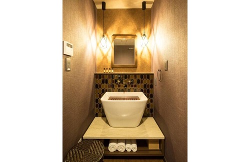 Karasumaoike House | 1 night without meals King studio CALM BALI / Kyoto Kyōto