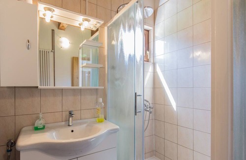 Brod Moravice House | Cozy Holiday Home in Kvarner with Outdoor Jacuzzi