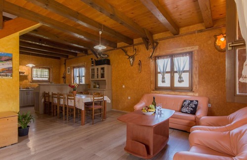 Brod Moravice House | Cozy Holiday Home in Kvarner with Outdoor Jacuzzi