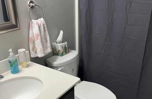 South Side House | ☞ Comfy Crib in Corpus Christi ➔ Fiber Wi-fi