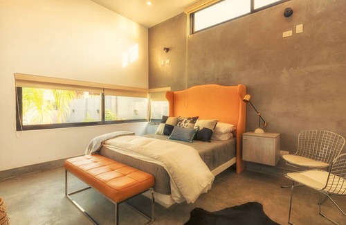 Punta Sal House | LN10 Resort Style all inclusive queen bed suite frente al Mar