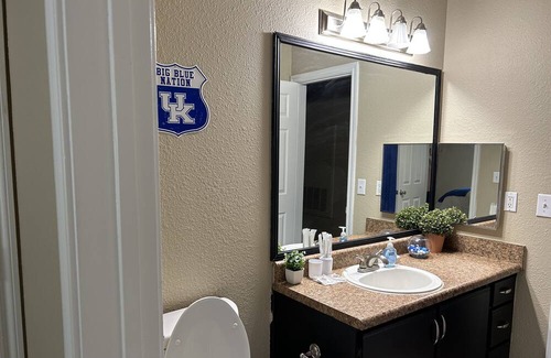 Lexington Apartment | Spacious 2 bedroom home, close to UK/Keeneland/Fayette Mall/Summit at Fritz Farm