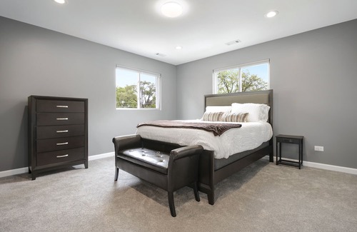 Bensenville Condo | New Stunning 2BED 2BATH Apartment. Close to METRA, O'Hare and Rivers Casino