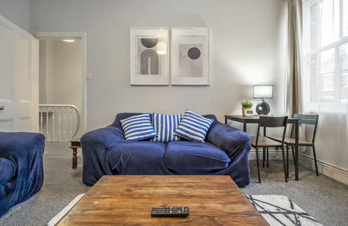 Hexham Apartment | Beautiful Apartment with Parking
