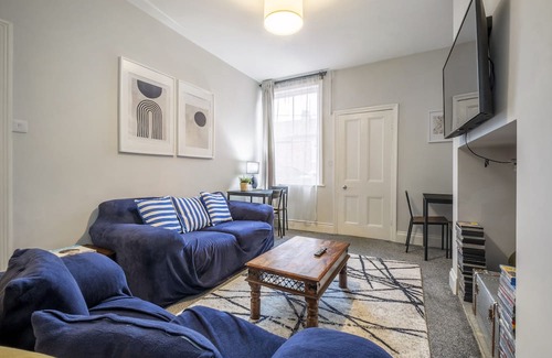 Hexham Apartment | Beautiful Apartment with Parking