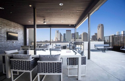 West End Apartment | Cozy 4 BR 2 BA : West End