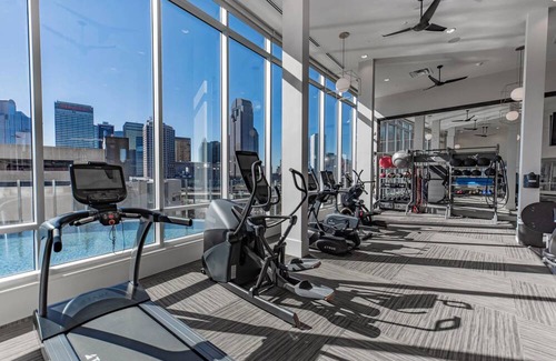 West End Apartment | Cozy 4 BR 2 BA : West End