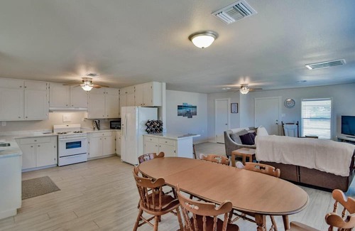 Granbury House | Waterfront Lake House with private boat launch and dock