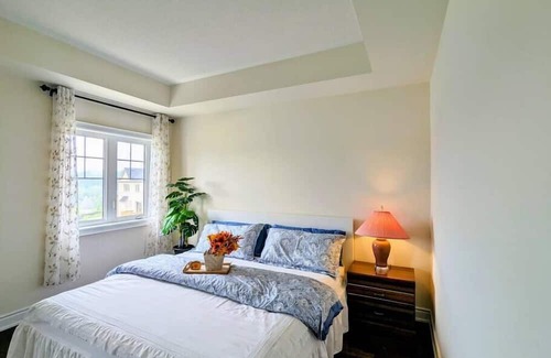 East Gwillimbury House | Water's Edge Haven Su