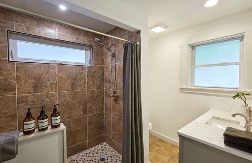 Callicoon House | House on Callicoon Upper Main Street - Cozy Friends & Family Getaway