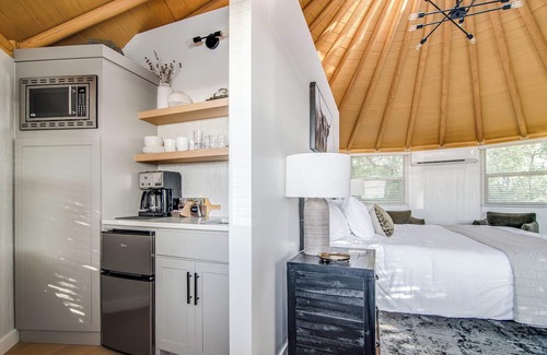 Fredericksburg House | Luxury Stay by Wineries | Stargazing & Nature