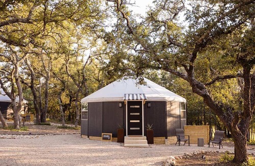 Fredericksburg House | Luxury Stay Next to Wineries | Stargazing & Nature