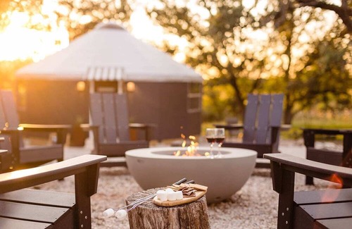 Fredericksburg House | Luxury Stay Next to Wineries | Stargazing & Nature